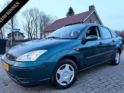 Groen Gebruikt 2002 Ford Focus Sedan | € 995 (Goede deal)