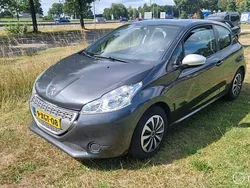 Grijs Gebruikt 2013 Peugeot 208 Access Hatchback | € 4.750 (Goede deal)