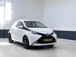 Wit Gebruikt 2018 Toyota Aygo X-play Hatchback | € 7.949 (Eerlijke prijs)