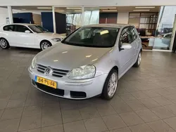 Grijs Gebruikt 2004 VW Golf IV Trendline Hatchback | € 1.290 (Eerlijke prijs)