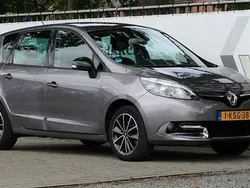 Grijs, metallic lak Gebruikt 2013 Renault Scénic III Bose Edition MPV | € 7.900 (Iets duurder)