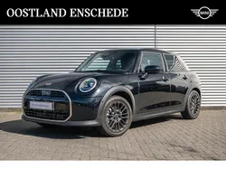 Midnight black ii (donker zwart metallic) Nieuw 2025 Mini Cooper Favoured Hatchback | € 40.500 (Eerlijke prijs)