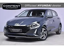 Aurora grey (grijs metallic) Gebruikt 2024 Hyundai i20 Comfort Hatchback | € 21.940 (Eerlijke prijs)