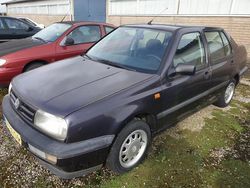 Paars Gebruikt 1994 VW Vento Sedan | € 1.750