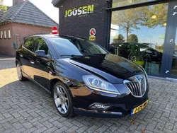 Bruin, metallic lak Gebruikt 2011 Lancia Delta Hatchback | € 7.950 (Duur)