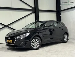 Zwart Gebruikt 2019 Hyundai i30 Comfort Hatchback | € 13.940 (Eerlijke prijs)