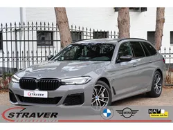 Grijs Gebruikt 2022 BMW 520 Executive Stationwagen | € 35.950 (Goede deal)