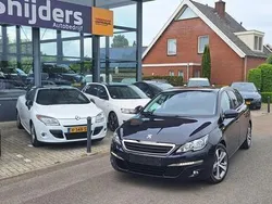 Blauw Gebruikt 2016 Peugeot 308 Allure Hatchback | € 9.950 (Eerlijke prijs)