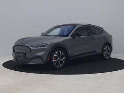 Grijs Gebruikt 2022 Ford Mustang Mach-E Premium SUV | € 33.500 (Eerlijke prijs)
