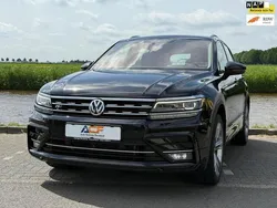 Zwart Gebruikt 2020 VW Tiguan Highline SUV | € 32.500 (Eerlijke prijs)