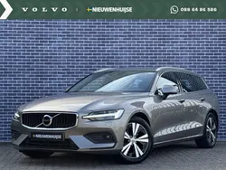 Grijs Gebruikt 2021 Volvo V60 Momentum Stationwagen | € 28.899 (Goede deal)