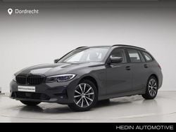 Grijs Gebruikt 2021 BMW 330e Comfort Edition Stationwagen | € 33.895 (Eerlijke prijs)