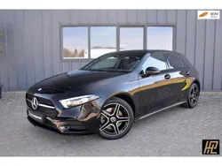 Zwart Gebruikt 2022 Mercedes A250 AMG line Hatchback | € 31.950 (Eerlijke prijs)