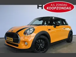 Oranje, metallic lak Gebruikt 2014 Mini ONE Chili Hatchback | € 7.440 (Eerlijke prijs)