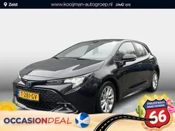 Night sky black (donker zwart) Gebruikt 2023 Toyota Corolla Hybrid Active Hatchback | € 26.400 (Super prijs)