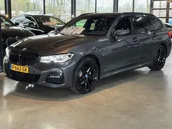Grijs Gebruikt 2022 BMW 320e M Sport Stationwagen | € 27.440 (Iets duurder)