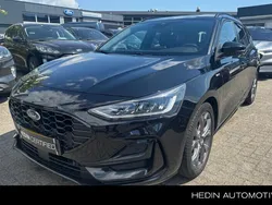 Zwart Gebruikt 2022 Ford Focus ST-Line Stationwagen | € 19.945 (Eerlijke prijs)