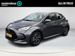 Grijs Gebruikt 2022 Toyota Yaris Hybrid Hatchback | € 20.950 (Eerlijke prijs)