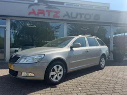 Beige Gebruikt 2011 Skoda Octavia Elegance Stationwagen | € 3.999 (Goede deal)