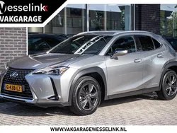 Grijs Gebruikt 2019 Lexus UX 250h Luxury Line SUV | € 27.900 (Eerlijke prijs)