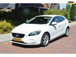 Wit Gebruikt 2015 Volvo V40 Momentum Stationwagen | € 9.495 (Super prijs)