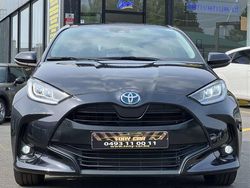 Zwart Gebruikt 2021 Toyota Yaris Sedan | € 20.990