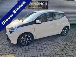 Wit Gebruikt 2020 Toyota Aygo X-play Hatchback | € 14.745 (Eerlijke prijs)