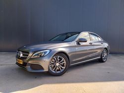 Grijs, metallic lak Gebruikt 2017 Mercedes C180 Prestige Sedan | € 22.445 (Goede deal)