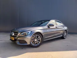 Grijs, metallic lak Gebruikt 2017 Mercedes C180 Prestige Sedan | € 22.445 (Goede deal)