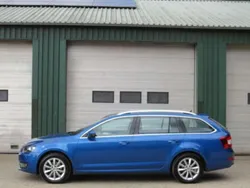 Blauw Gebruikt 2017 Skoda Octavia Stationwagen | € 7.950 (Eerlijke prijs)