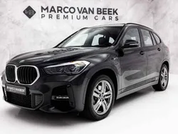 475 saffierzwart metallic Gebruikt 2022 BMW X1 M Sport SUV | € 36.750 (Iets duurder)