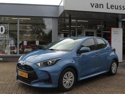 Blauw Gebruikt 2021 Toyota Yaris Hybrid Active Hatchback | € 18.400 (Eerlijke prijs)