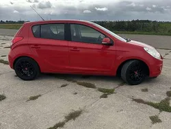 Rood Gebruikt 2011 Hyundai i20 MPV | € 3.250
