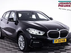 Zwart, metallic lak Gebruikt 2022 BMW 120 Executive Hatchback | € 28.900 (Super prijs)