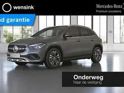 Grijs, metallic lak Gebruikt 2023 Mercedes GLA250 Luxury SUV | € 45.850 (Eerlijke prijs)