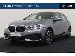 Grijs Gebruikt 2023 BMW 118 Sport Line Hatchback | € 28.950 (Eerlijke prijs)