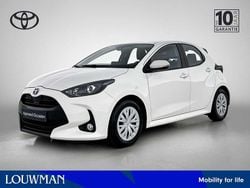 Zilver Gebruikt 2023 Toyota Yaris Hybrid Comfort Hatchback | € 20.945 (Eerlijke prijs)