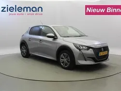 Grijs, metallic lak Gebruikt 2020 Peugeot e-208 Allure Hatchback | € 13.845 (Eerlijke prijs)