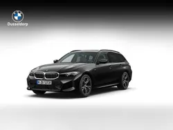 Zwart, metallic lak Nieuw 2025 BMW 330e M Sport Stationwagen | € 63.543 (Super prijs)