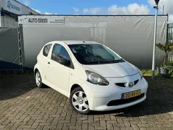Wit Gebruikt 2007 Toyota Aygo Hatchback | € 1.499 (Eerlijke prijs)