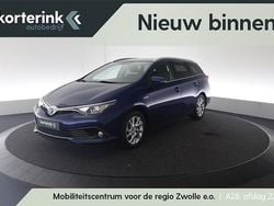 Blauw Gebruikt 2016 Toyota Auris Trend Hatchback | € 15.950