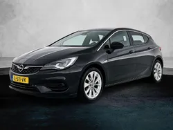 Zwart Gebruikt 2020 Opel Astra Elegance Hatchback | € 13.920 (Eerlijke prijs)