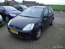 Zwart Gebruikt 2002 Ford Fiesta Ghia Hatchback | € 795 (Goede deal)