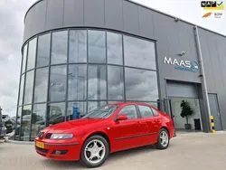 Rood Gebruikt 2004 Seat Toledo Sport Sedan | € 3.900