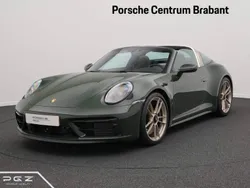 Kleur naar keuze: underberg green Nieuw 2024 Porsche 911 Targa 4 Cabriolet | € 384.750