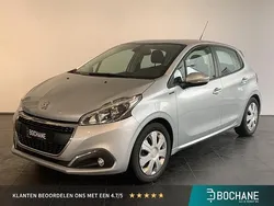 Gris aluminium Gebruikt 2018 Peugeot 208 Signature Sky Hatchback | € 8.950 (Eerlijke prijs)