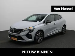 Grijs Gebruikt 2024 Renault Clio V Techno Hatchback | € 21.440 (Eerlijke prijs)