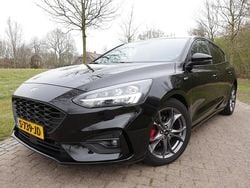 Zwart Gebruikt 2021 Ford Focus Business Edition Hatchback | € 19.950 (Eerlijke prijs)