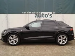 Zwart Gebruikt 2022 Audi Q8 S-Line SUV | € 74.900