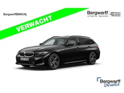 Zwart, metallic lak Gebruikt 2024 BMW 330 M Sport Stationwagen | € 62.875